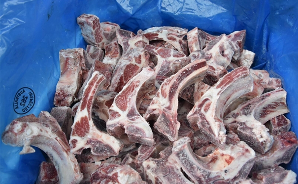 乌拉圭冷冻带骨牛肉进口报关门到门代理服务
