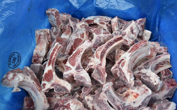 乌拉圭冷冻带骨牛肉进口报关门到门代理服务